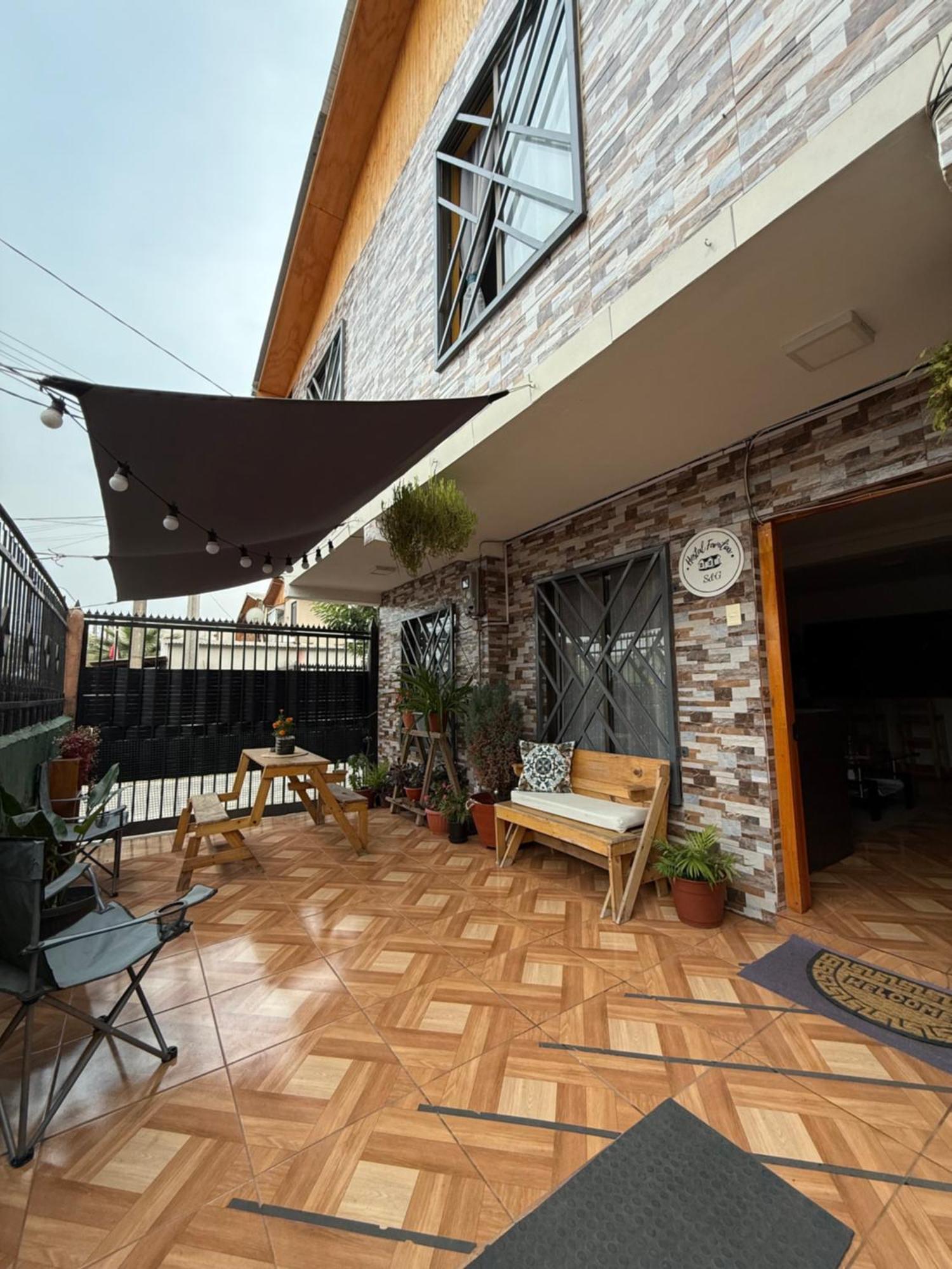 Hostel Familiar S&g *